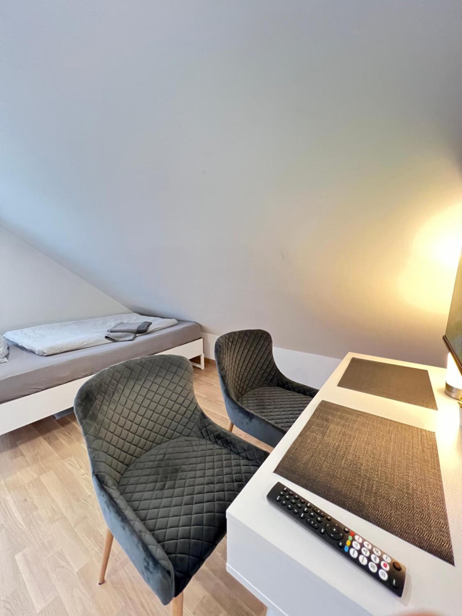 Charmantes Studio-Apartment Im Herzen Von Neureut - Fussbodenheizung, Regendusche, Waschmaschine, Stellplatz Karlsruhe Exteriér fotografie