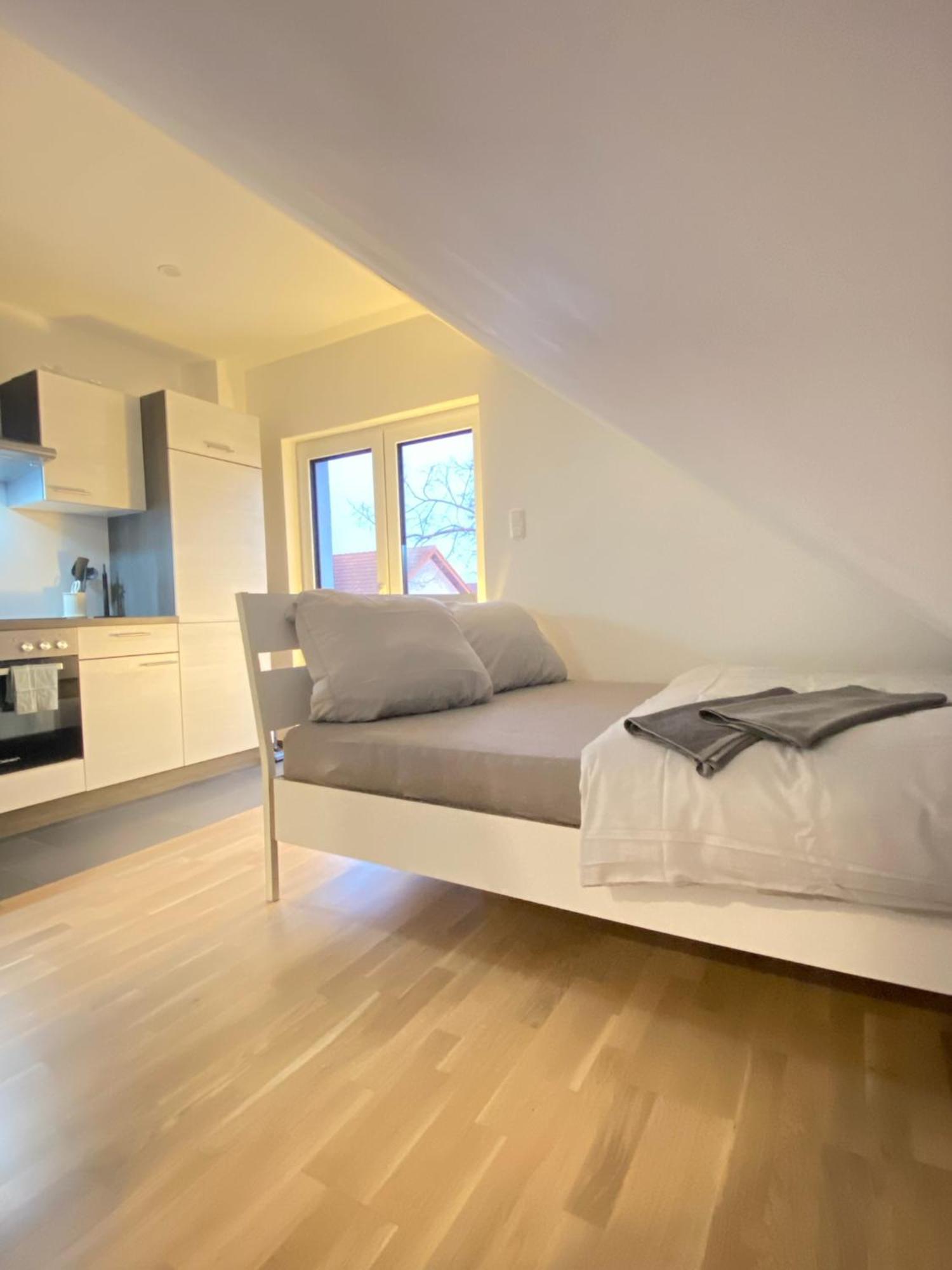 Charmantes Studio-Apartment Im Herzen Von Neureut - Fussbodenheizung, Regendusche, Waschmaschine, Stellplatz Karlsruhe Exteriér fotografie